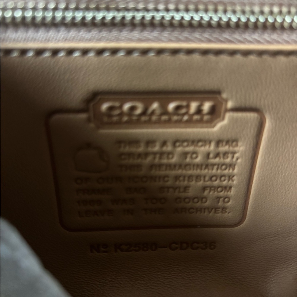 Coach Jacquard Kisslock Frame Bag 16 from the candy crystal collection - Picture 5 of 5